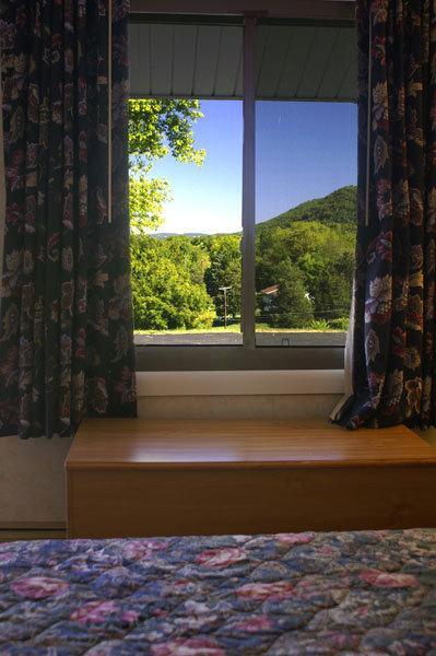 Appalachian Motel Vernon Room photo